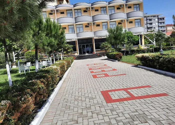 La Perla Hotel
