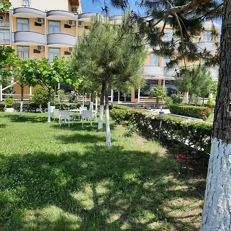 Hotel La Perla *