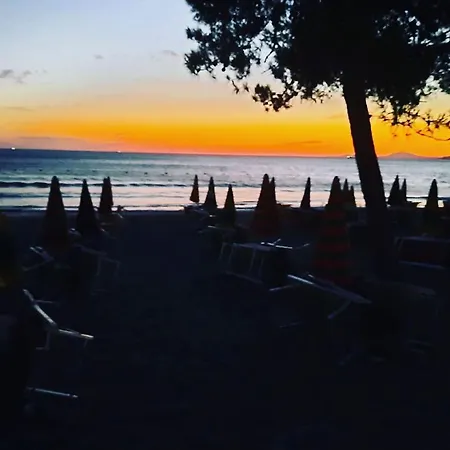 La Perla Hotel *