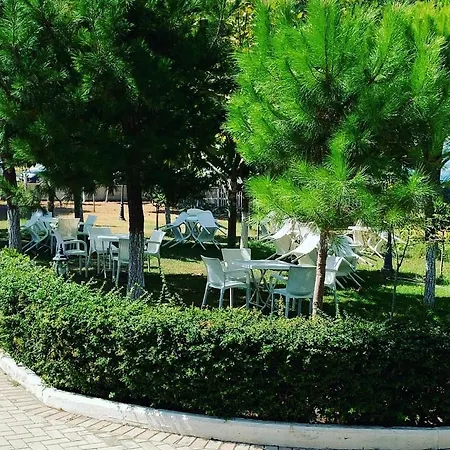 Hotel La Perla *