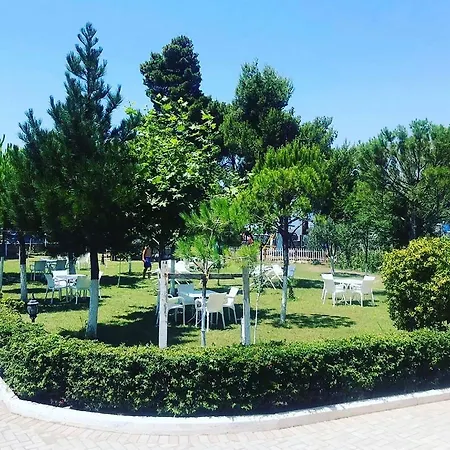 La Perla Hotel